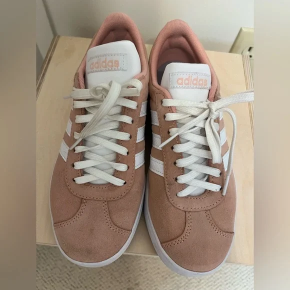 Adidas Women’s VLCourt 3.0 Lace Up Sneakers 6.5 - Picture 2 of 10
